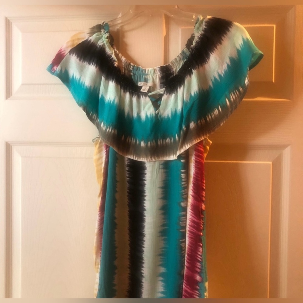 NWOT- Summer top size M ruffle top- in great condition